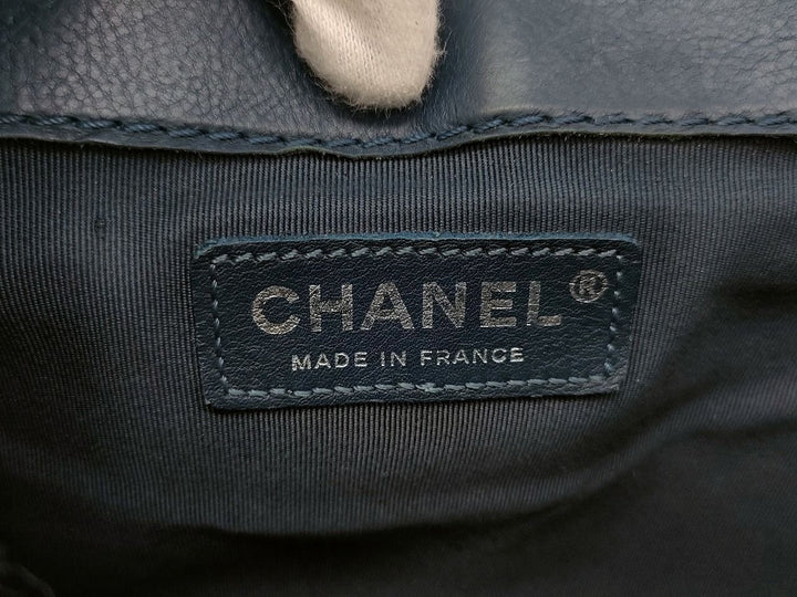 Chanel Boy Medium Shoulder Bag - Blue Calfskin